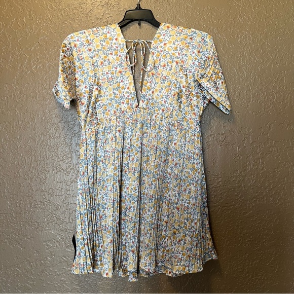 NWT Lulus Satin Express Yourself White Yellow Blue Floral Print Babydoll Dress - Picture 9 of 10